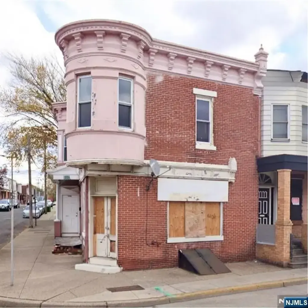 1476 Mount Ephraim Avenue, Other Areas