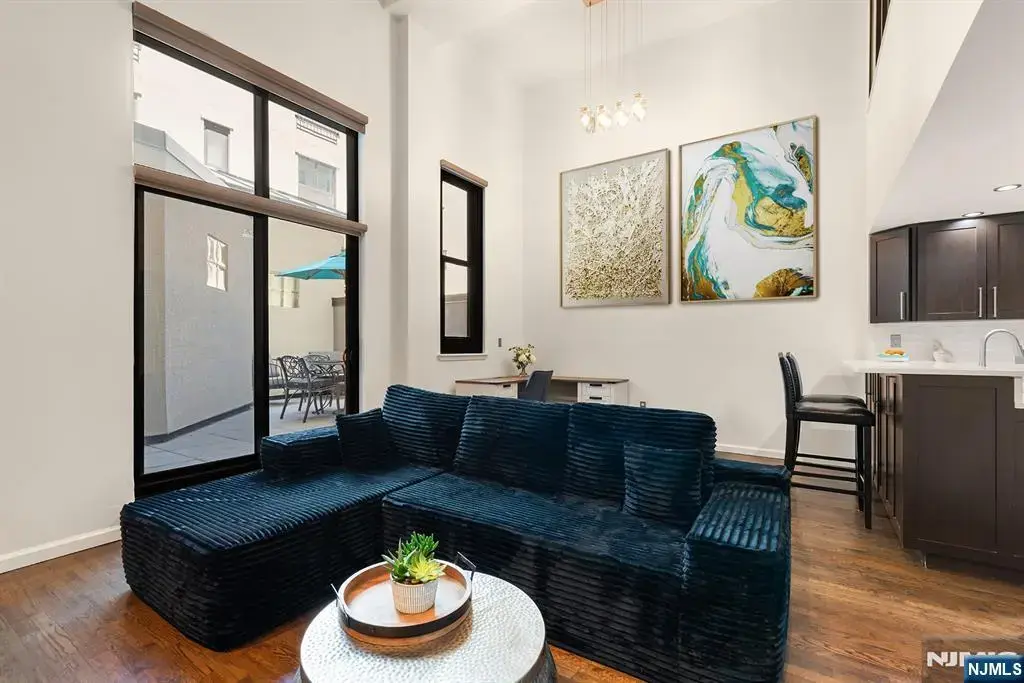 518 Gregory Avenue 201, Weehawken