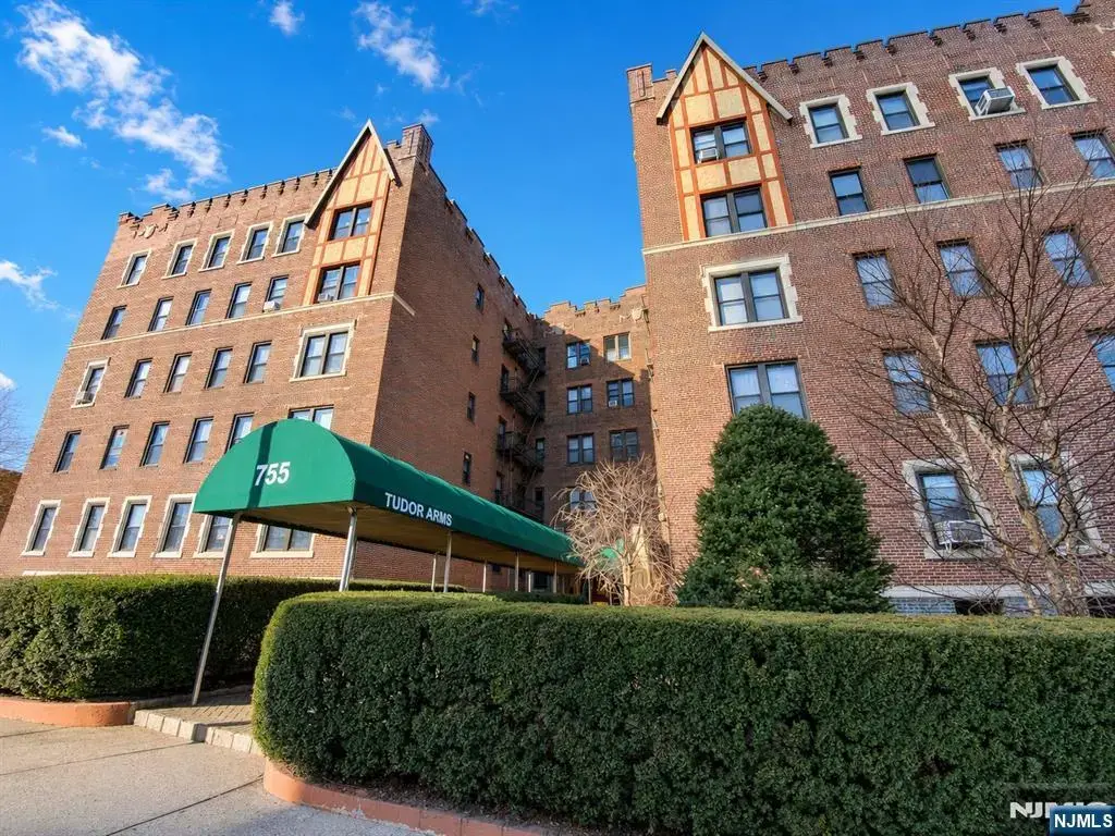 755 Anderson 2l, Cliffside Park