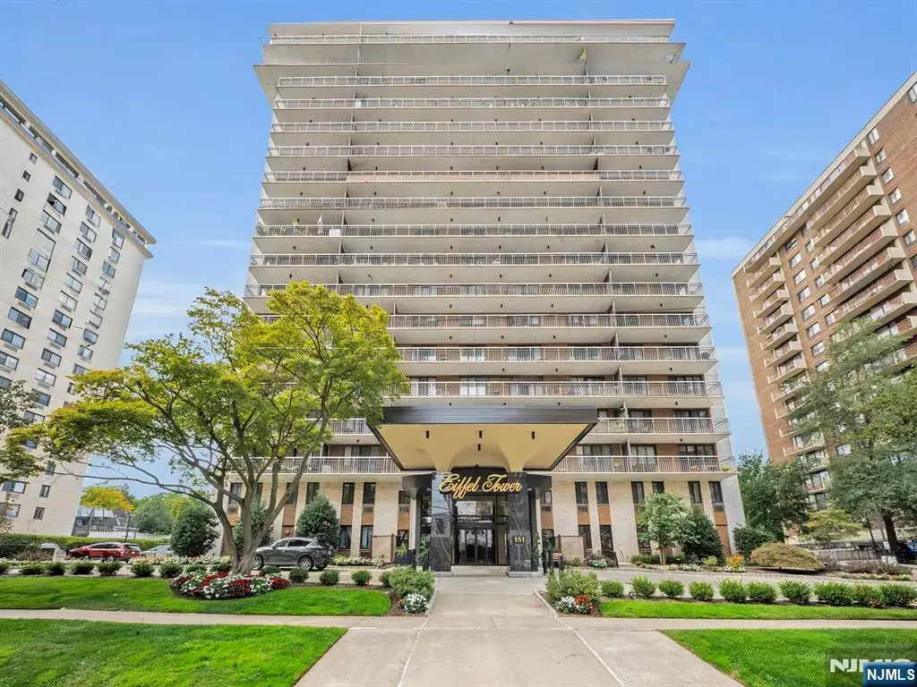 151 Prospect Avenue 16d, Hackensack