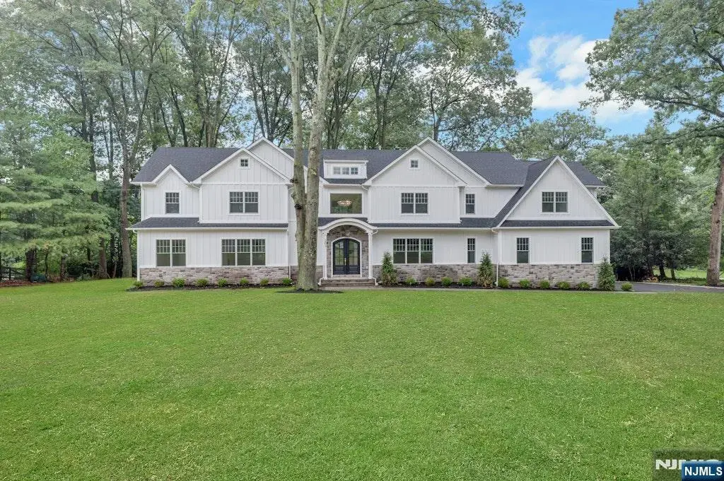 263 Arbor Road, Franklin Lakes