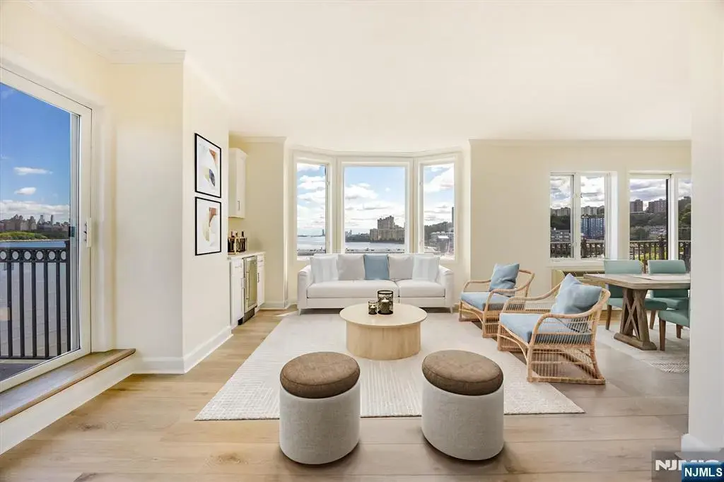 6315 City Place, Edgewater