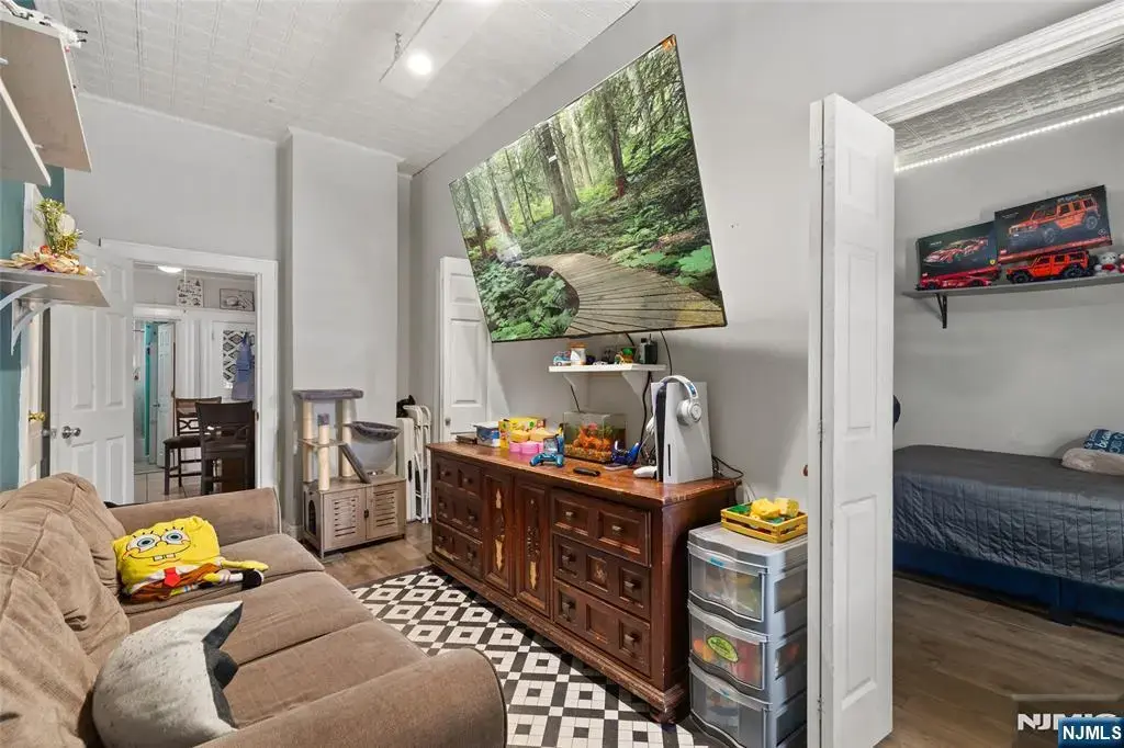 91 Franklin Avenue, West Orange