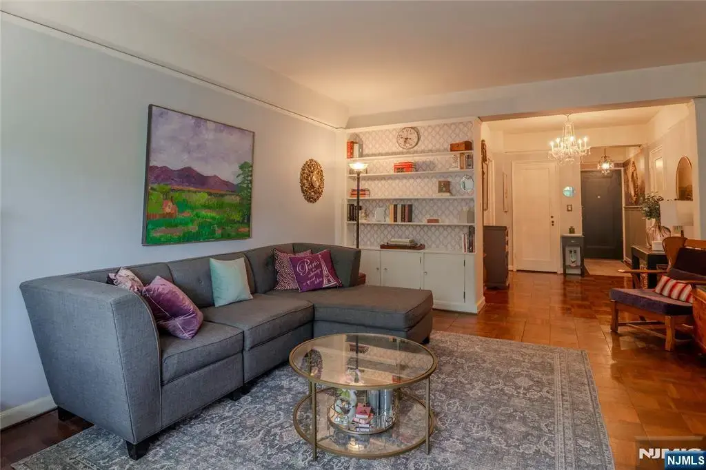10 Crestmont Road 4h, Montclair