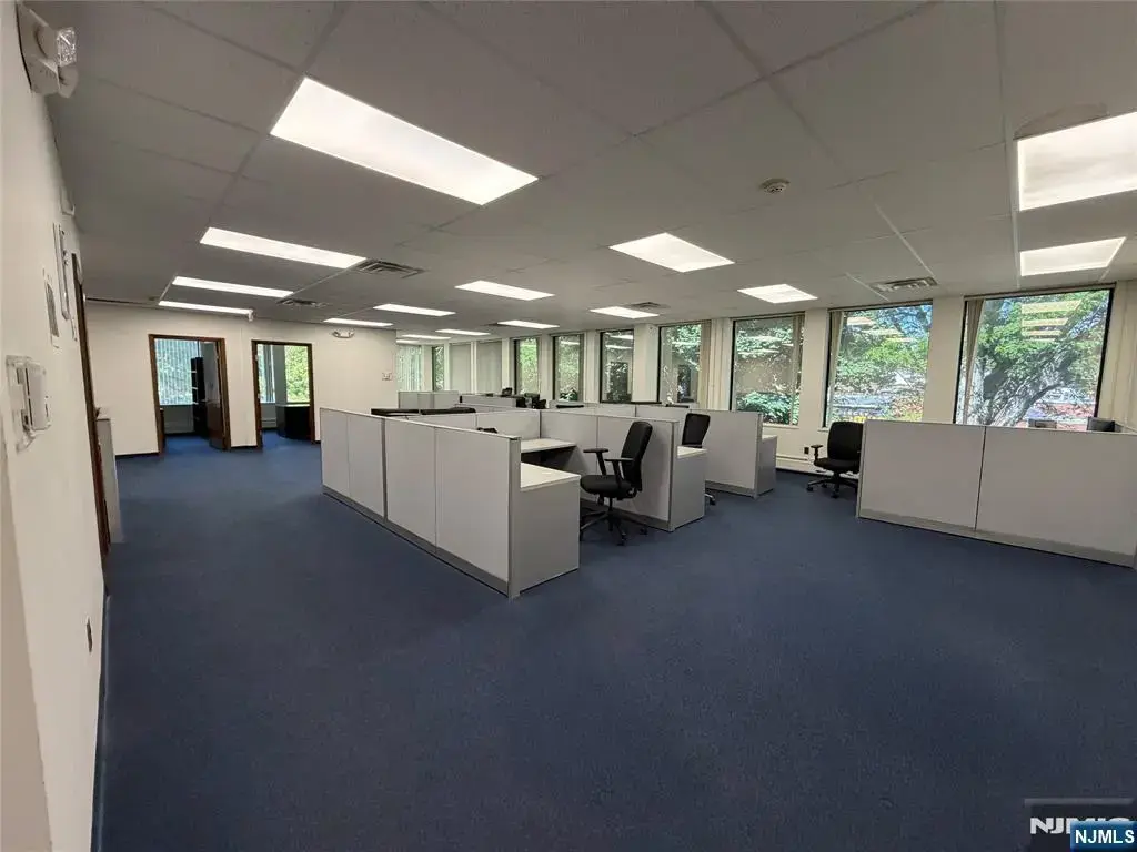 300 Knickerbocker Road Suite 3700, Cresskill
