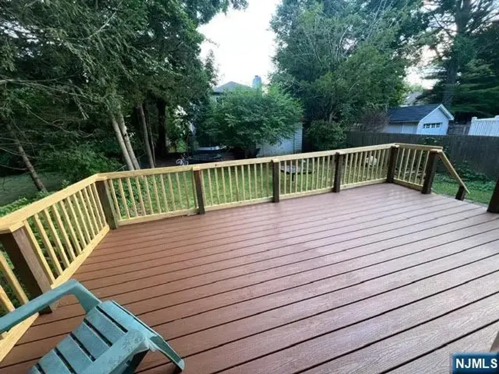 54 Oak, Tenafly