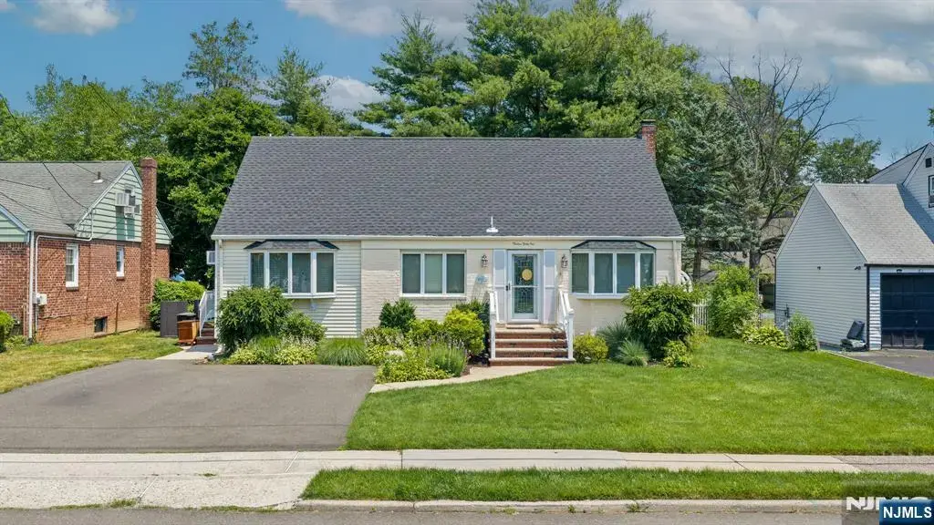 13-41 20th Street, Fair Lawn