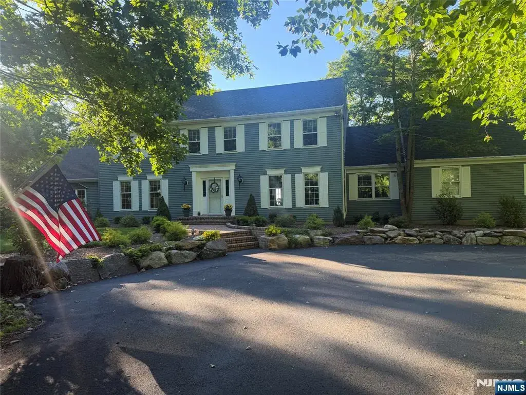12 Laurel Hill Road, Rockaway Township