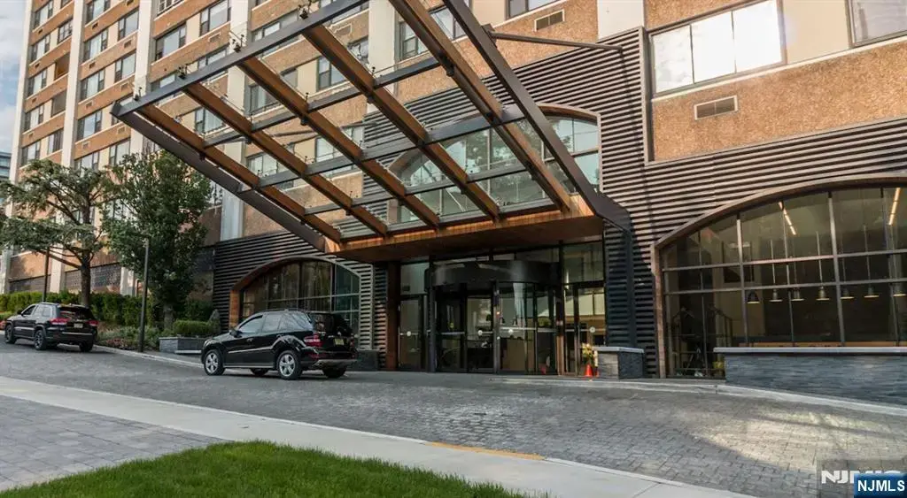 250 Gorge Road 28-i, Cliffside Park