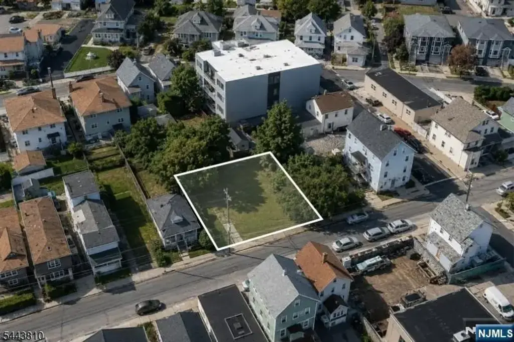 215 Washington Avenue, Hackensack