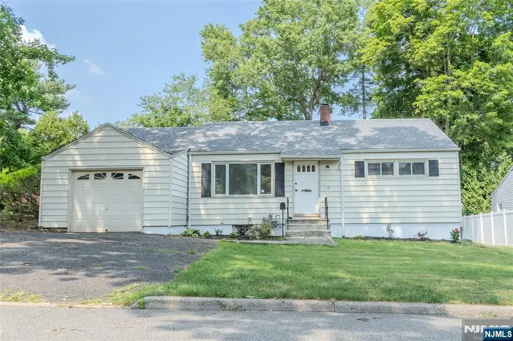 25 Lakeview Drive, Emerson