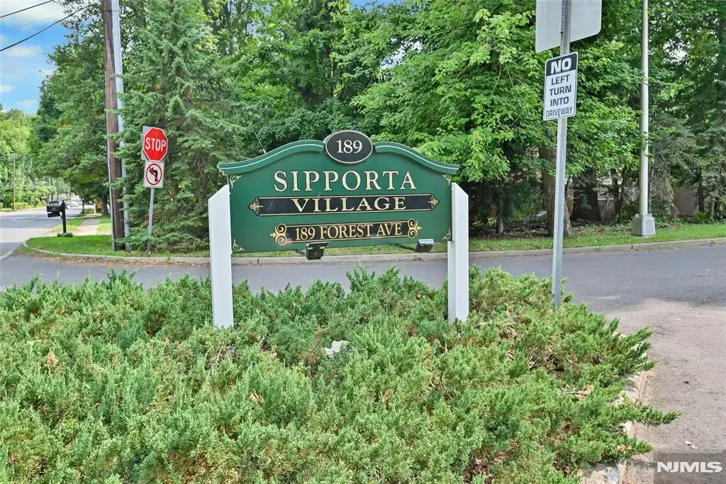 189 Forest Avenue 211, Paramus