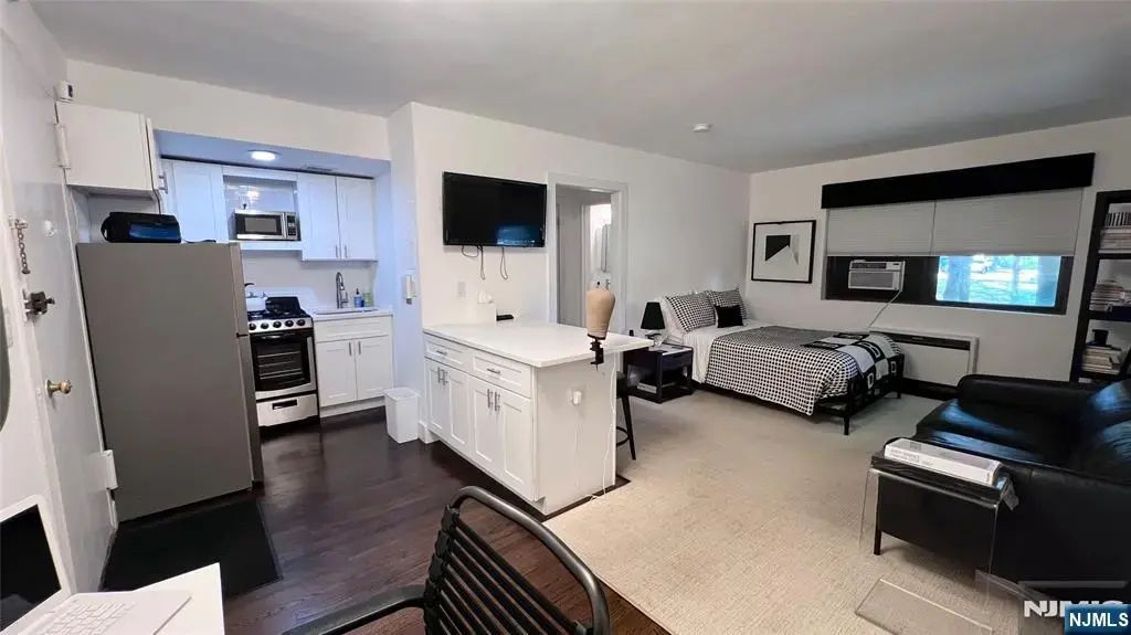 420 Park Place 1h, Fort Lee