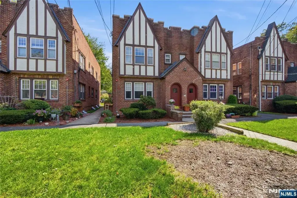 437 Stockton Place 3, Englewood