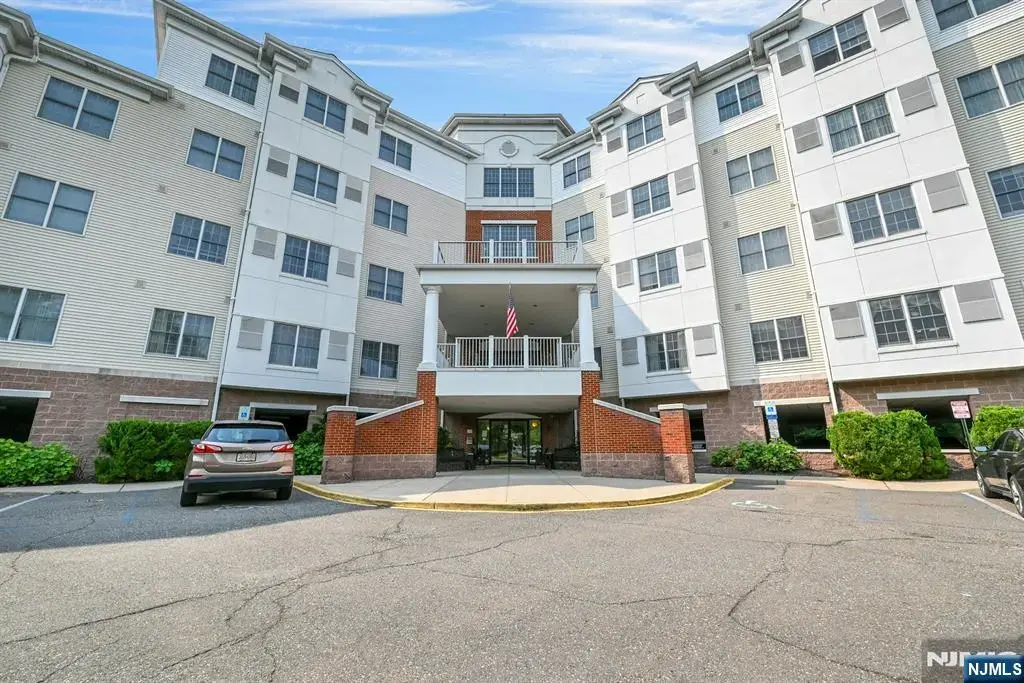 189 Forest 213, Paramus