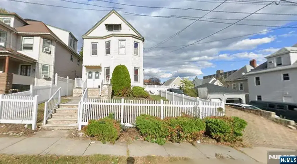 16 Offord Street, Passaic