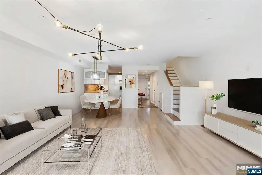 3 Whitman Court 1203, Teaneck