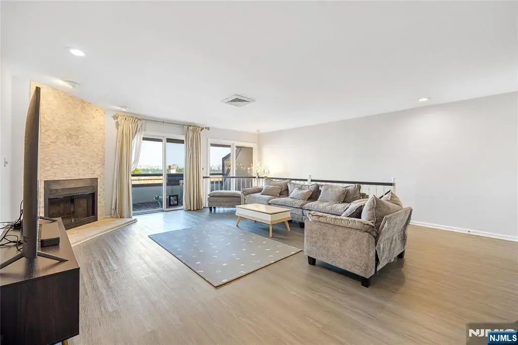 300 Gorge Road 8, Cliffside Park