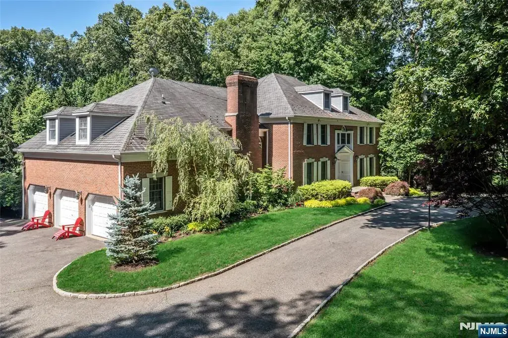 27 Cameron Road, Saddle River