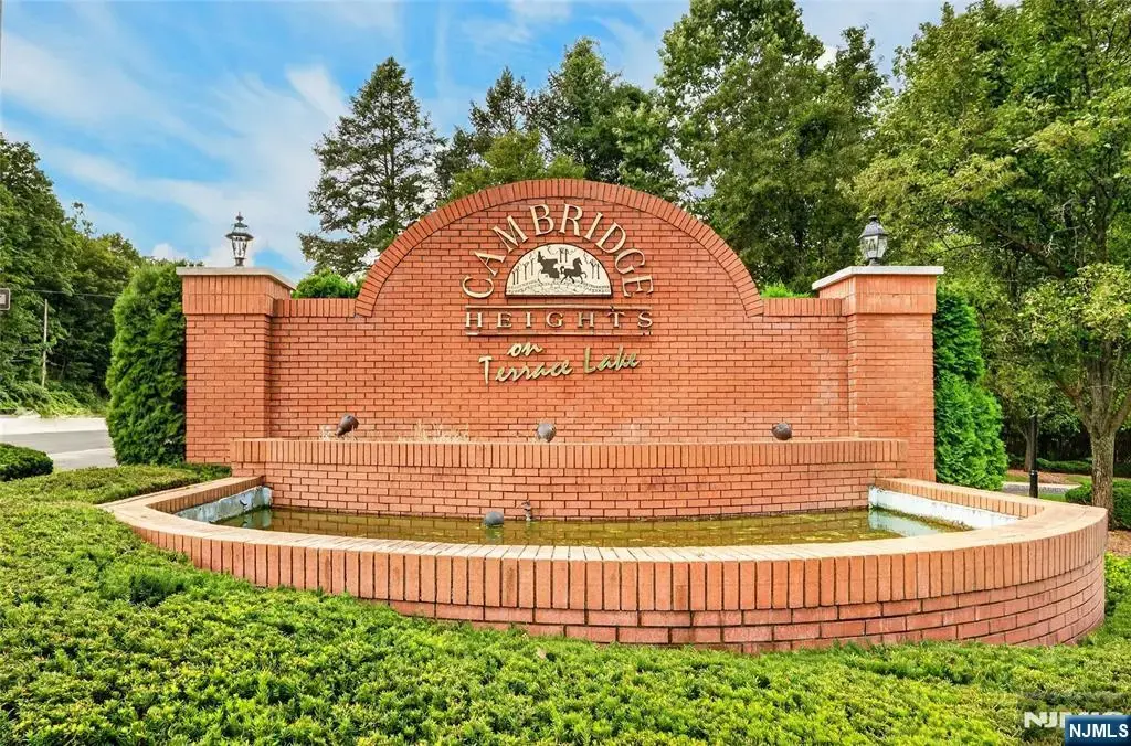 486 Cambridge Drive, Butler Borough