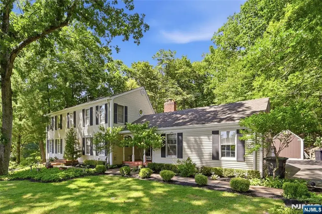 111 Kitchell Lake Drive, West Milford