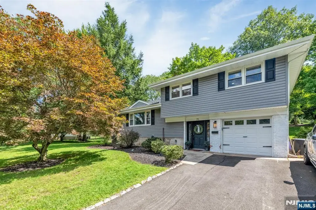 25 Windsor Court, Norwood
