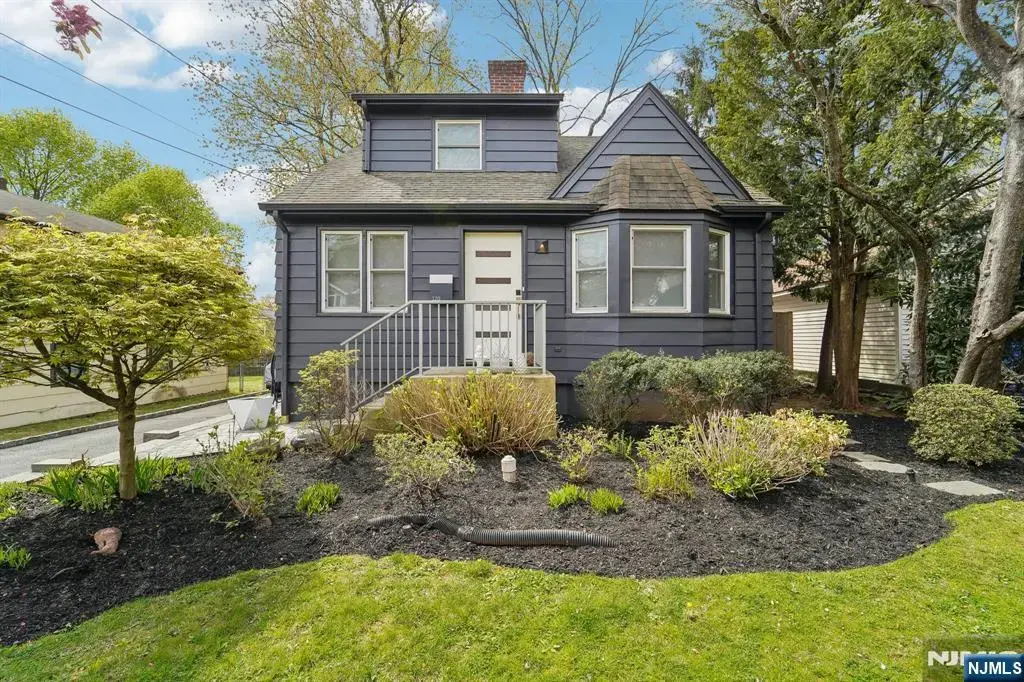 120 Gordon Avenue, Tenafly