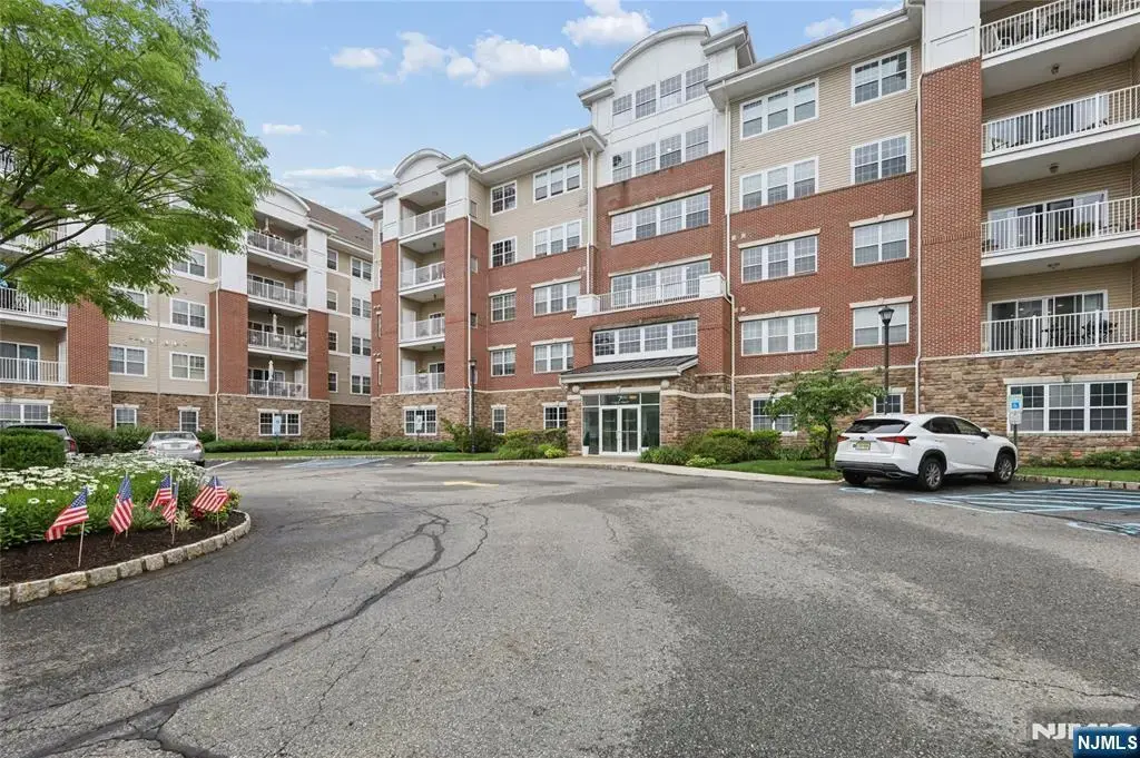 7118 Warrens Way, Wanaque