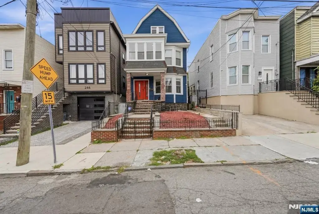 244 Clinton Avenue, Jersey City