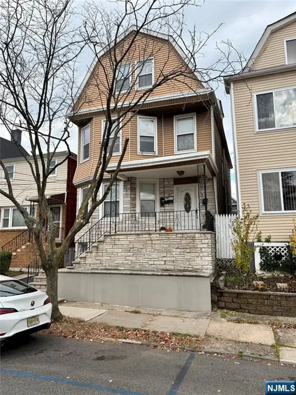 143 Elm 2, Kearny