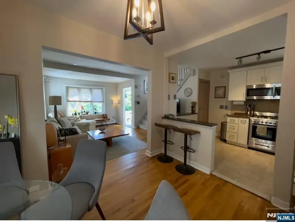 440 Tenafly, Tenafly
