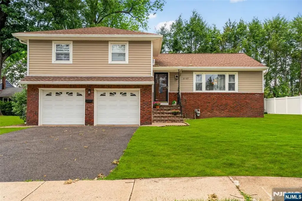 31-07 Garfield Place, Fair Lawn
