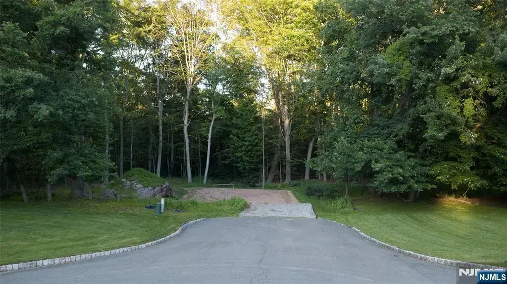 23 Fillmore Drive, Twp of Washington