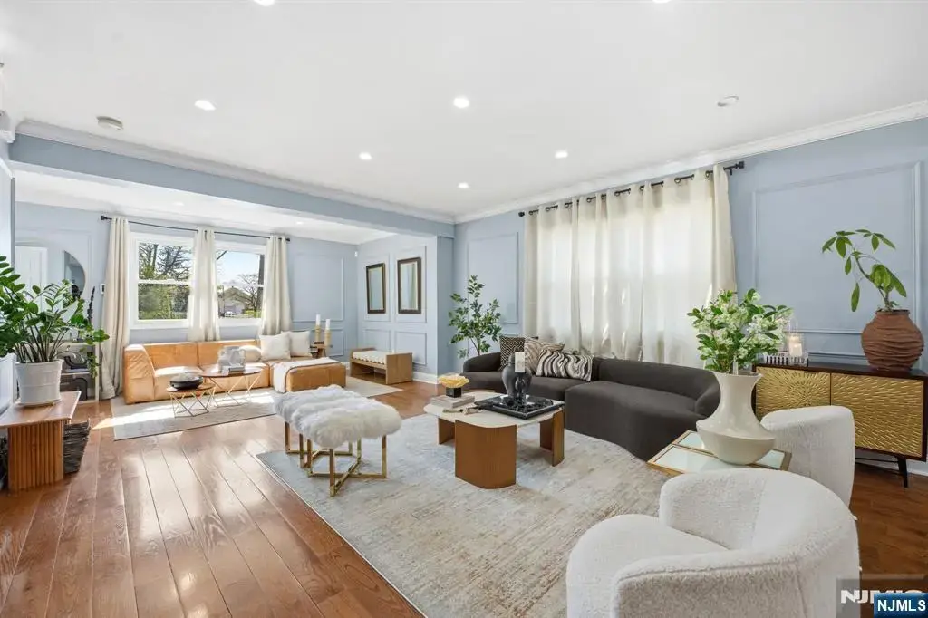 301 Roosevelt Avenue, Hasbrouck Heights