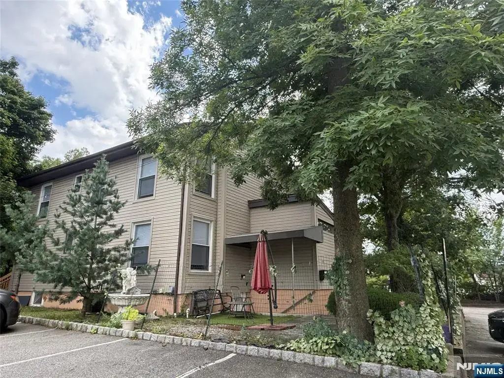 12 Sylvan, Englewood Cliffs