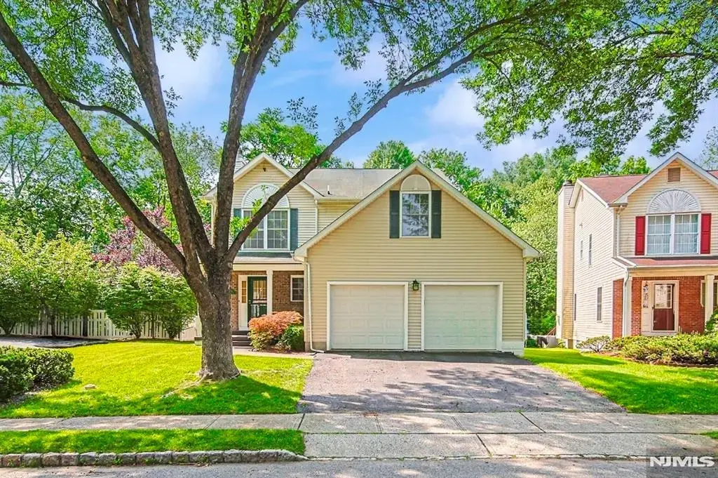 705 Gettysburg Place, Paramus