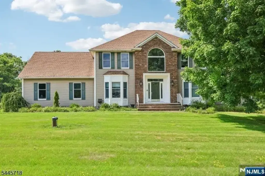 6 Comanche Trail, Vernon