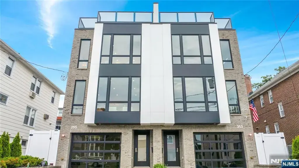255 Morningside Avenue, Cliffside Park