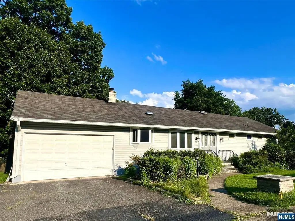 2240 Jones, Fort Lee