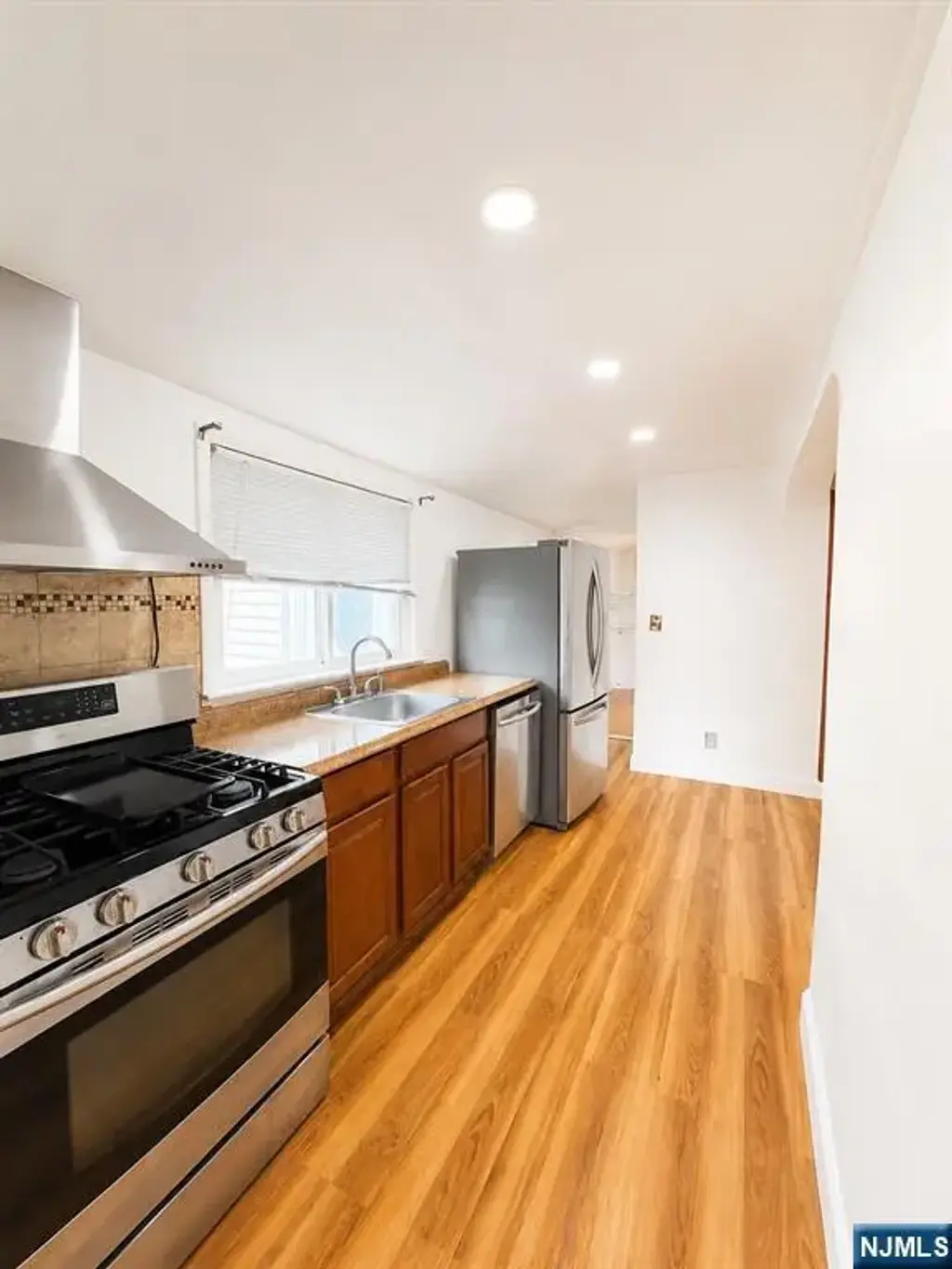 544 Linden 1, Teaneck