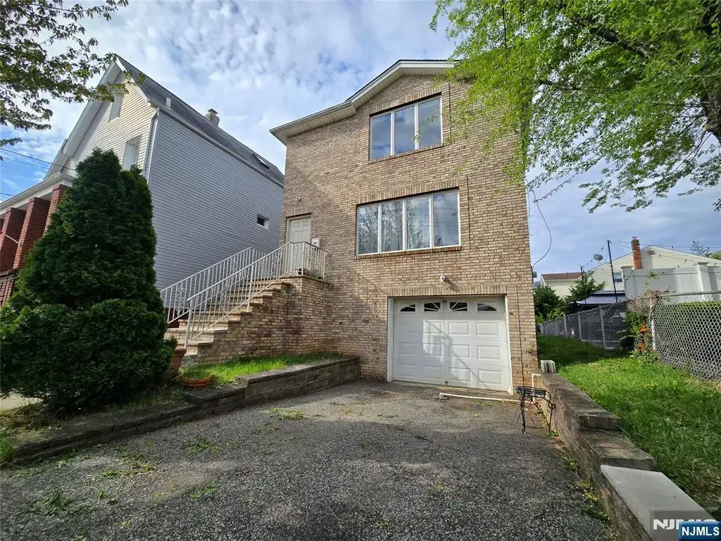 598 Broad Street, Carlstadt