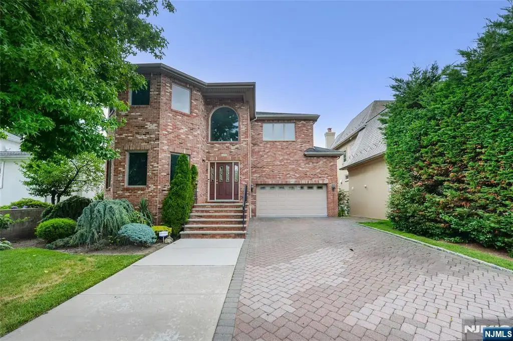 1056 Edgewood, Fort Lee