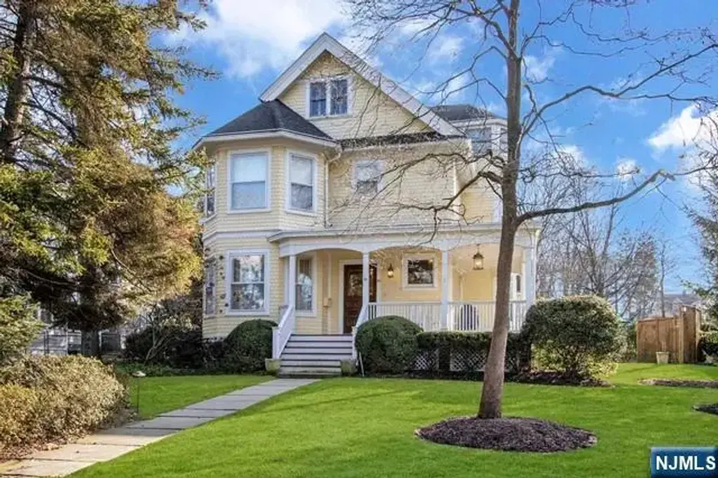 89 Dwight Place, Englewood