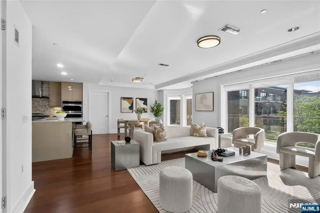 100 Eton Row 302, Weehawken