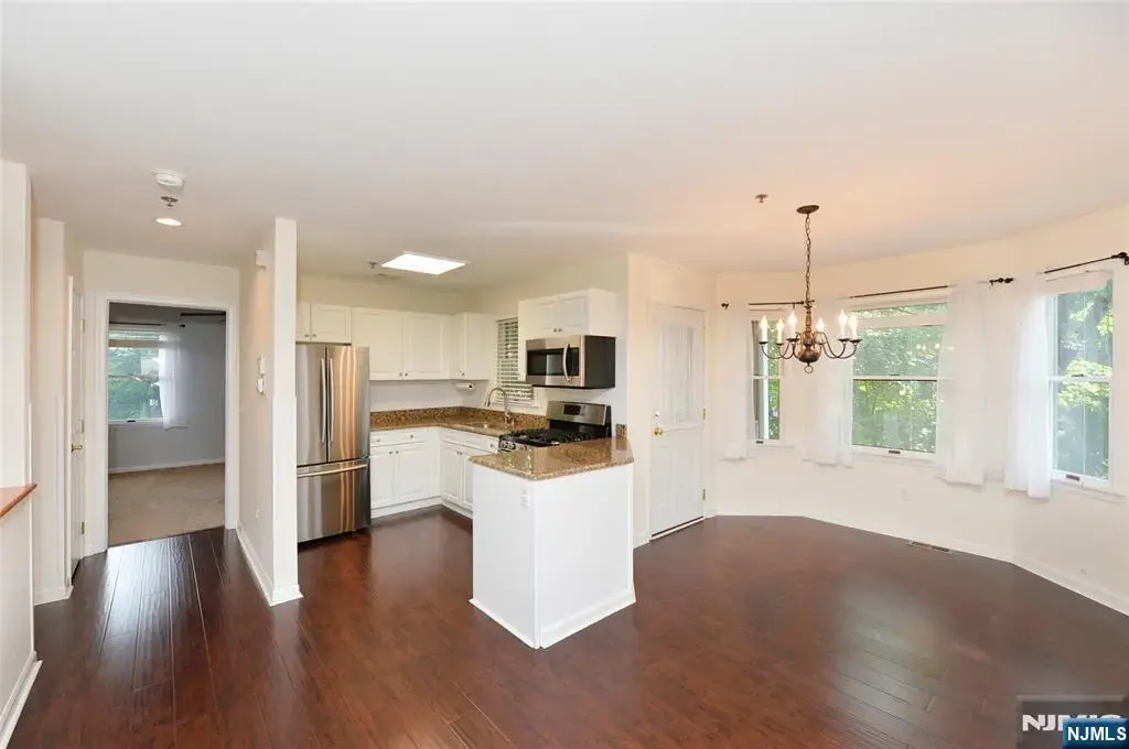 45 Royal 49, Hawthorne