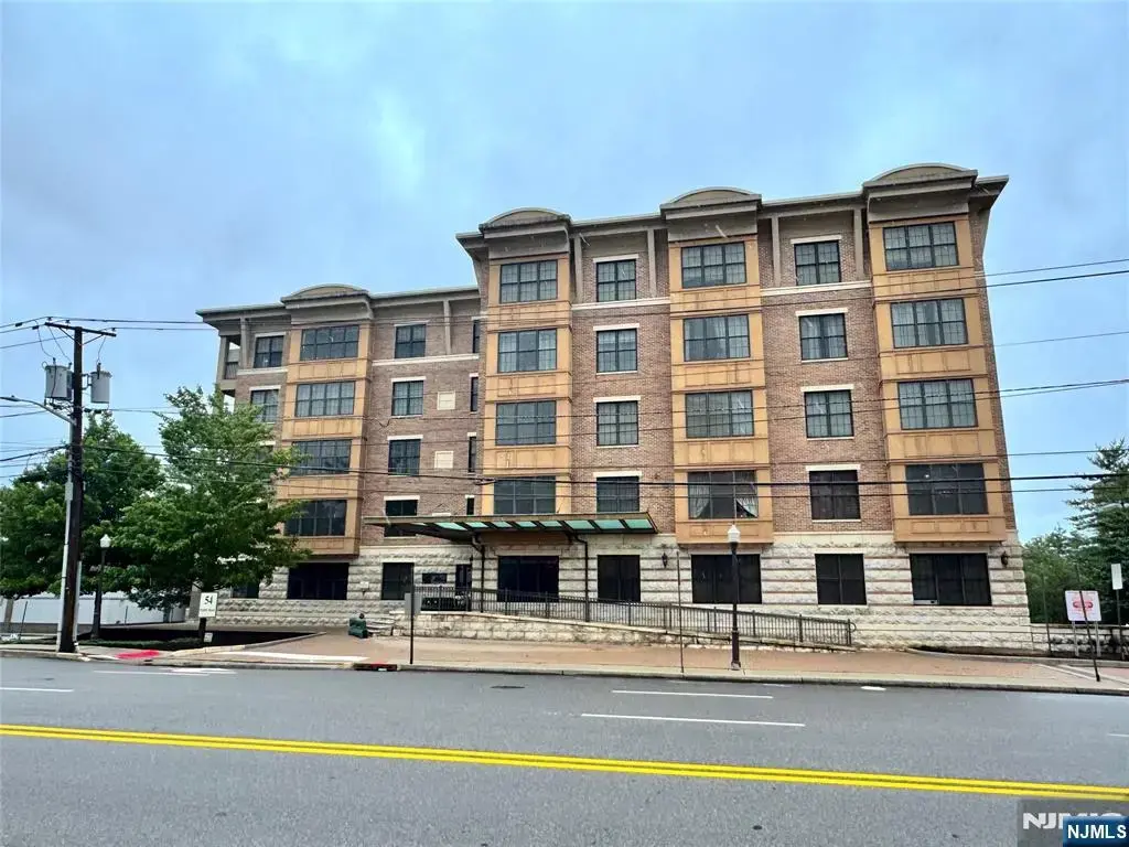 54 Polifly Road 108, Hackensack