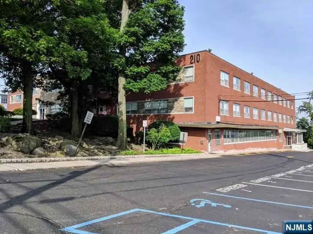 210 Sylvan Avenue B3, Englewood Cliffs