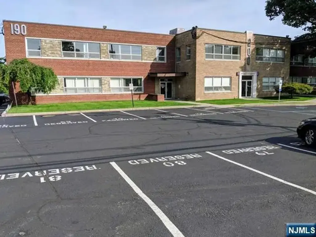 190 Sylvan Avenue D23, Englewood Cliffs
