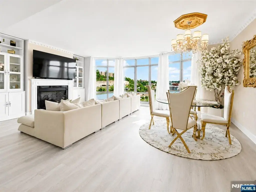 8100 River Road 1005, North Bergen