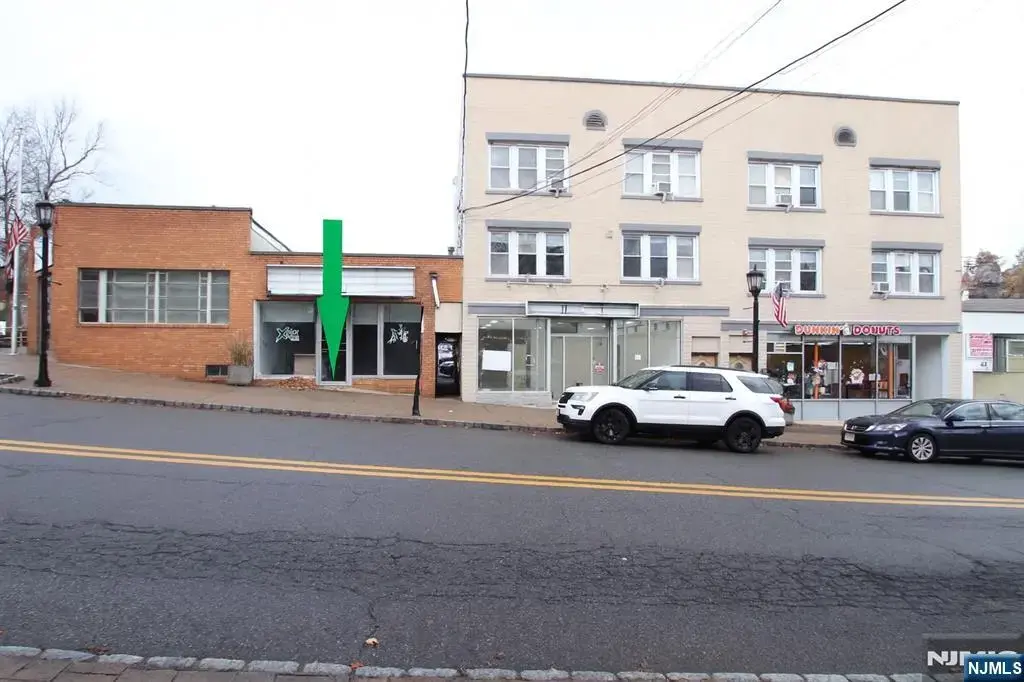 126-132 Hardenburgh Avenue 128 | Liquor St, Demarest